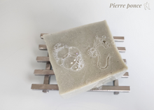 Load image into Gallery viewer, Savons exfoliant pour le corps et visage par Nous le Savon