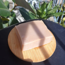 Load image into Gallery viewer, Savons pour le corps et visage par Nous le Savon